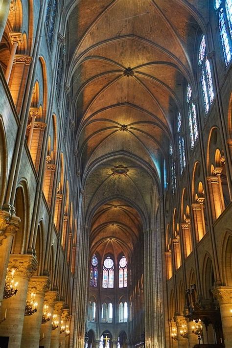GOTHIC ARCHITECTURE – 2travellingacrosstime / Viajando a través del