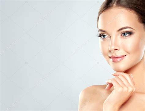 Woman With Clean Fresh Skin — Stock Photo © Sofiazhuravets 127090678
