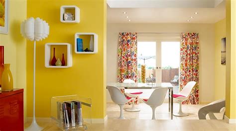 Hiasan reka indah padanan warna dinding untuk ruang tamu warna merah kelabu, merah jika ingin dinding warna merah pastikan jangan satu rumah bewarna merah pastikan salah satu feature wall itu berlainan dengan warna merah seperti kelabu atau hitam jika ingin suasana tak terlalu terang atau. Padanan Warna Langsir Dan Dinding | Desainrumahid.com