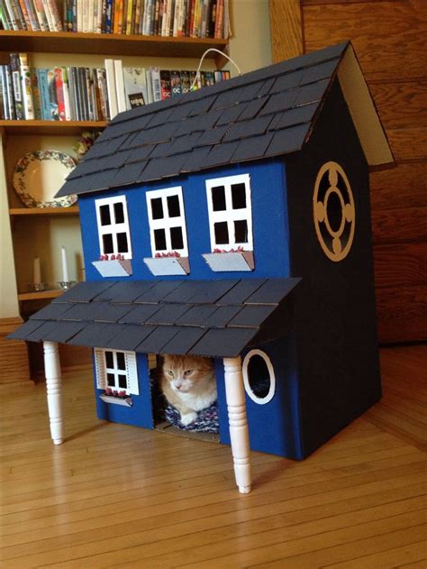 They're the perfect size to hold one or two small cats while preserving the integrity of the cardboard itself. I made this cat house out of 2 cardboard boxes. | Maison ...