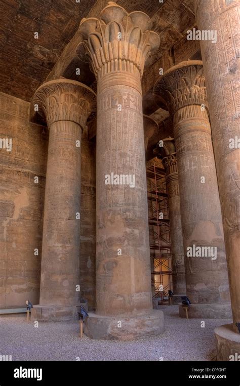 Magnificent Columns Esna Temple Hi Res Stock Photography And Images Alamy