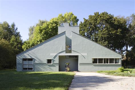 10 Things I Learned On A Pilgrimage To The Iconic Vanna Venturi House
