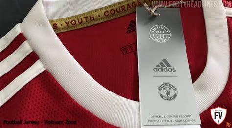 View manchester united fc squad and player information on the official website of the premier league. Gary Neville kritisiert das Manchester United 21-22 Trikot ...