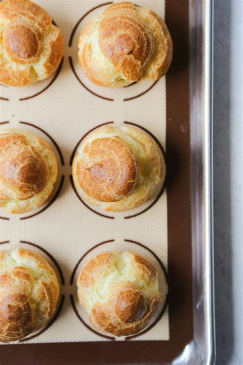Ianya kemudian membuat debut dan diperkenalkan semua di british pada sekitar tahun 1880. The Savory Celiac | Gluten-Free Cream Puffs (with Whipped ...