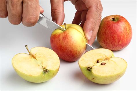 Slicing Apples Stemilt