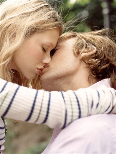 Learn How To Kiss Best Kissing Tips For Girls