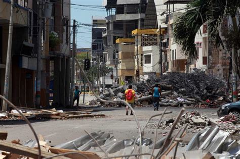 2:02 agustin barrigo 163 639 просмотров. Una fuerte réplica de 6,1 sacude de nuevo Ecuador tras el ...