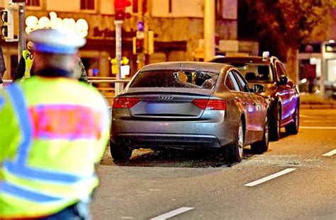 Schnelle und kostenlose suche nach rufnummern und adressen. Stuttgart-Vaihingen: Räuber auf dem Weg in die Bank ...