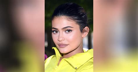 kylie jenner says she removed her lip fillers — a plastic surgeon reveals how it s possible