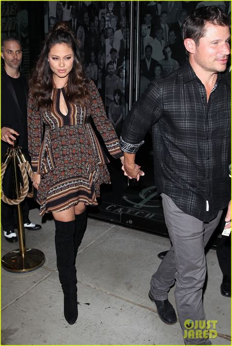 Nick Lachey And Pregnant Wife Vanessa Hold Hands For Date Night At La S New Hotspot Photo