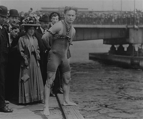 How Did Houdini Die The Magical Life And Death Of Harry Houdini