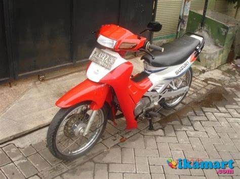 Merah putih (red and white) is a movie, directed by yadi sugandi (director of photography for laskar pelangi and the photograph), brought out in indonesia in 2009. Jual Suzuki Satria 120 2T tahun 2001 warna merah putih - Motor