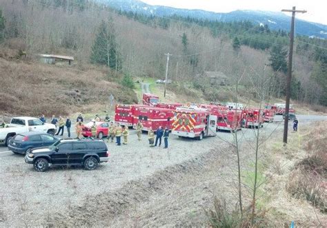 Rescuers Continue To Search For Victims Following A Deadly Mudslide In Washington Ecanadanow