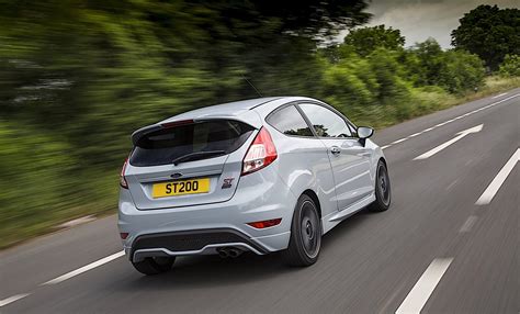Ford Fiesta St200 3 Doors Specs And Photos 2016 2017 2018 Autoevolution