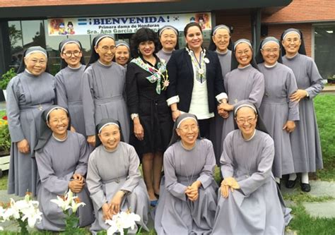 Primera Dama visita Fundación de las Hermanas de María en Busan Corea