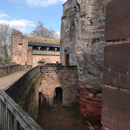 Nanstein is one of the best known castles of the palatinate. Burg Nanstein - Landstuhl - Aktuelle 2018 - Lohnt es sich?