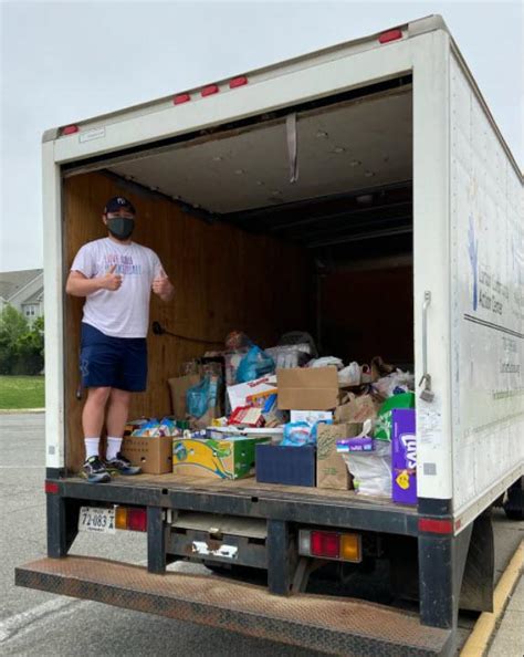 Roadrunners Break School Record In Donations Lorton Station