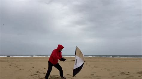 Umbrella Chi Kung On A Cloudy Windy Virginia Beach Day Youtube