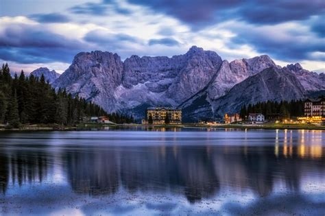 Premium Photo Lake Misurina And Mount Sorapiss Sunrise View Taken