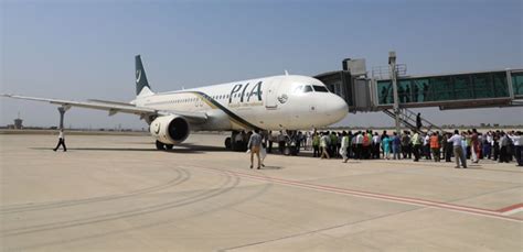 Tatsächlich befindet er sich ungefähr 30 km von der innenstadt islamabad entfernt. Pakistan: Neuer Flughafen von Islamabad bereit für A380 ...