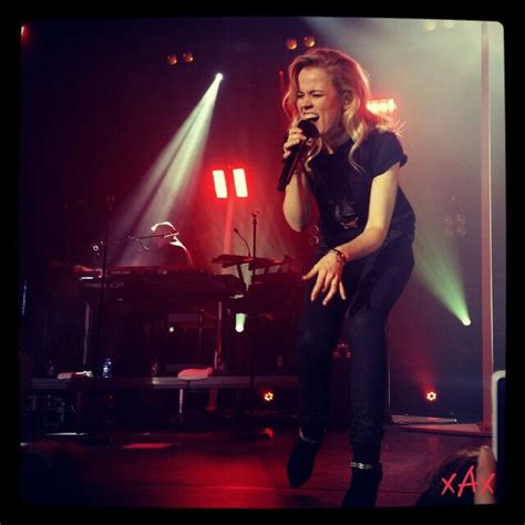 I've seen your dreams get broken i've heard your words unspoken and sometimes hope is layin' low hidden in the ashes left after the fire. Ilse DeLange @ Oosterpoort Groningen (met afbeeldingen ...
