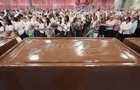 New World Record Worlds Largest Chocolate Bar Bit Rebels