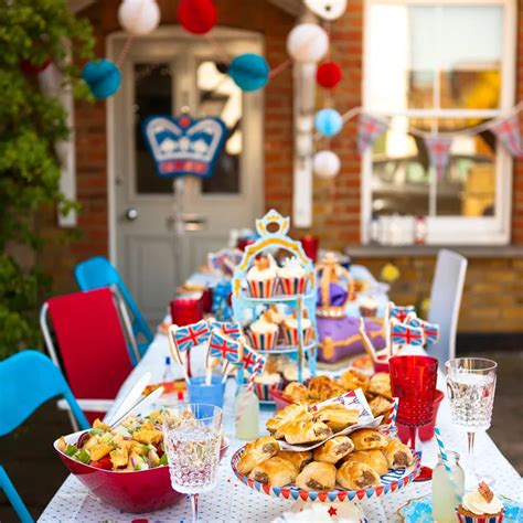 Street Party Ideas To Throw A Ve Day Party In Style Safely In Lockdown
