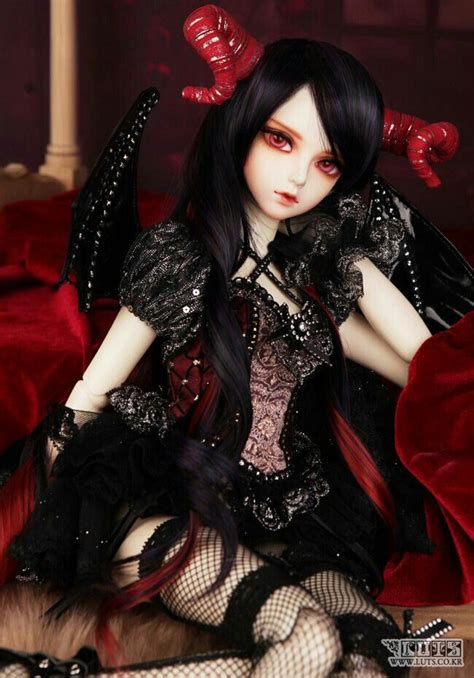 Pin By Evangeline Vampire On Best Bjds Gothic Dolls Ball Jointed Dolls Fashion Dolls