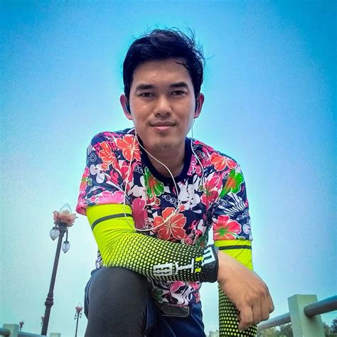 At ห้องธนภัทร, the rooms are fitted with air conditioning and a private bathroom. ธนภัทร คำปาน - YouTube