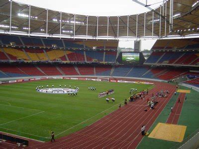 Il est actuellement principalement utilisé pour les matchs de football. Stadion Sepak Bola Terbesar Di Dunia | Baca Berita Unik