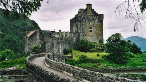 Although scotland takes up one third of the territory of the british isles, its population is not very big. Scotland: Top 10 Tourist Attractions - Video Travel Guide - YouTube