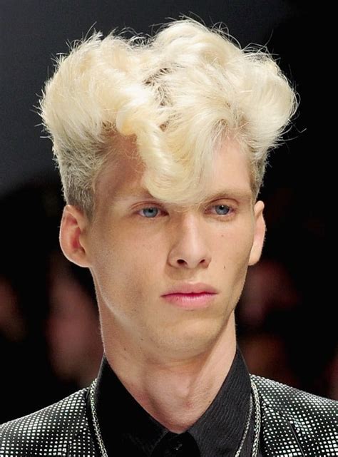 The high and tight hairstyle requires shaved sides and back leaving short hair on the crown that you can comb over to balance the haircut. #Mens #Punk #Hipster | 80s hairstyles male, Hair styles ...