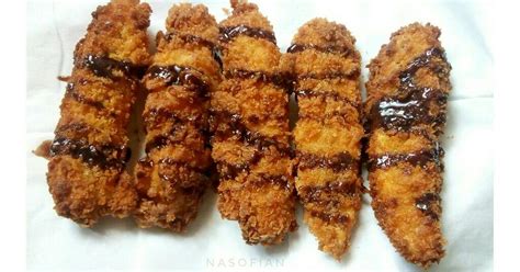 Pisang goreng ('fried banana' in indonesian/malay) is a fritter made by deep frying battered plantain in hot oil. Resep Stick nugget pisang goreng oleh Kristina A #nasofian - Cookpad