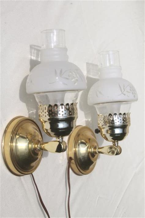 That cover is movable and can be set up to an angle of 90 degrees. pair of vintage convertible table lamps, changes to pin up ...
