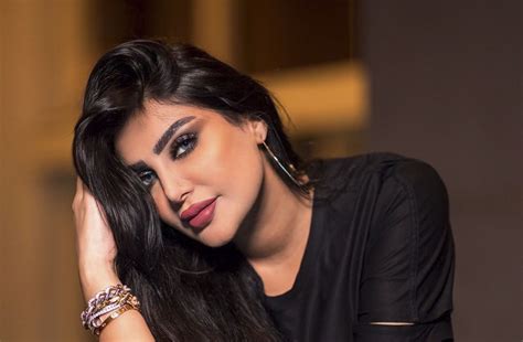 بالفيديو امل العوضي الكويتيه بعد التجميل و وجهها الممتلئه. شاهدوا أمل العوضي بالحجاب والخمار.. وتدعي لنفسها بالهداية ...