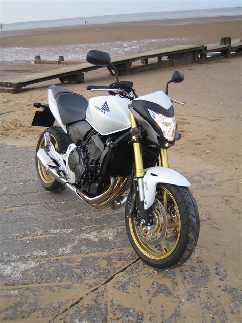 Honda has introduced the 2018 cb hornet 160r in the country with prices starting at rs. Review: Honda Hornet CB600F A road test proves naked ...