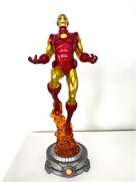 Diamond Select Gallery Classic Iron Man Statue Toys And Games Action