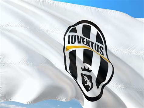 Académica coimbra coimbra ook wel kortweg académica genoemd, is een voetbalclub uit portugal met haar wortels in de studentengemeenschap van. Voetbalclub Juventus brengt digitale verzamelkaarten uit ...