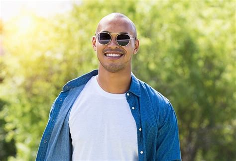 How To Buy Mens Sunglasses Choose A Perfect Pair Of Shades For Your