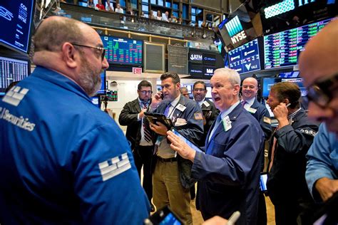 Nyse Trading Floor New York Stock Exchange To Reopen Trading Floor