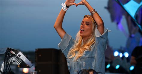 Her birthday, what she did before fame, her family life, fun trivia facts, popularity rankings, and more. Anouk Matton hoopt op vlekkeloze set: "De commentaren toen ...
