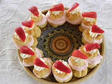 Windbeutelkranz mit Erdbeersahnefüllung - Sugarprincess | Süßes gebäck ...