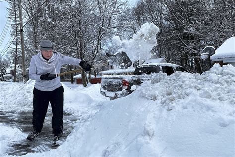 Northeast Digs Out From Winter Storm Faces Power Outages Courthouse