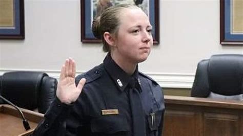 Maegan Hall Tennessee Cop Memes Pictures And Video Go Viral On Reddit And Twitter As Shes