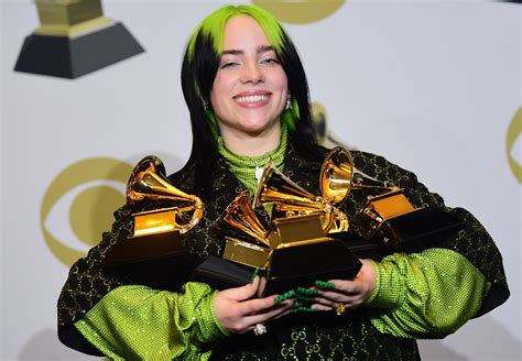 18-year-old Billie Eilish wins 5 Grammys, sets new records - 2020 Grammys - What's buzzing 