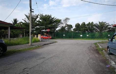 All places, streets and buildings photos from satellite. Teres Setingkat Untuk Dijual Di Taman Raia Damai, Kg ...