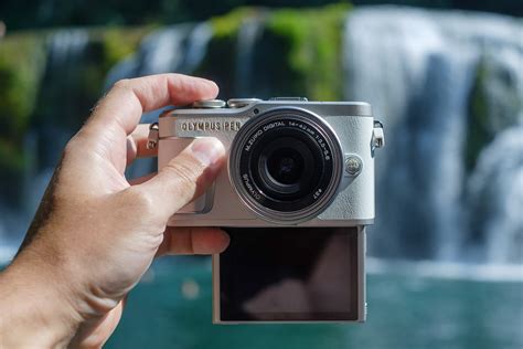 Top 10 best mirrorless cameras for travel photography & videography. The Best Travel Cameras of 2019 | Digital Trends