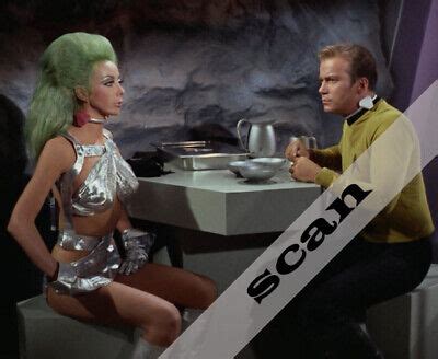 Star Trek Girl Tos Angelique Pettyjohn As Shahna With Capt Kirk X