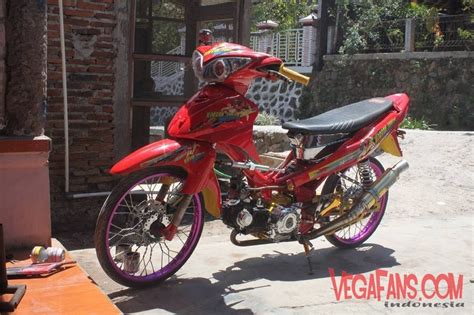 Padahal jupiter mx 135 masih punya pesona terutam ketika mendapatkan sentuhan modifikasi. Jupiter Z Merah Modif Racing Velg Ungu - Vegafans.com