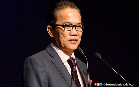 Yb Datuk Liew Vui Keong - sanx-xox